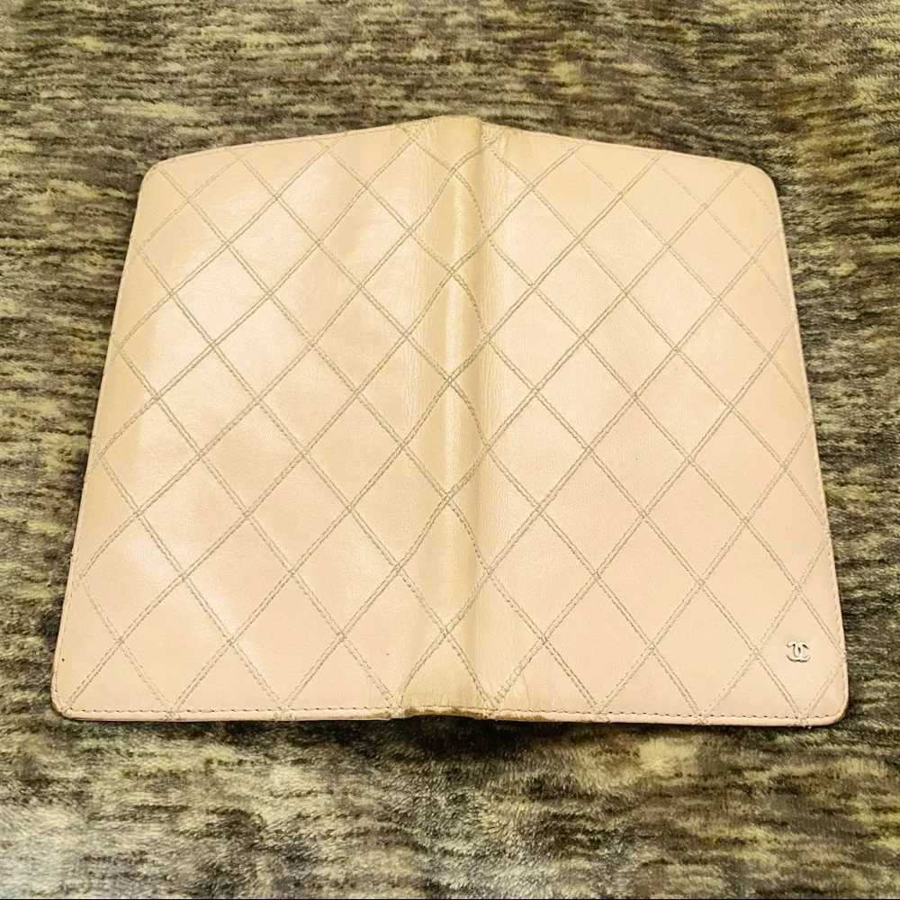 CHANEL CC LOGO DIAMOND STITCH LAMBSKIN WALLET